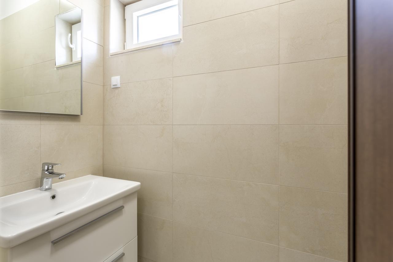 Luxury 3 Bed Apartment, Large Terrace, Pool, Close To Beach And Split! Podstrana Exterior photo