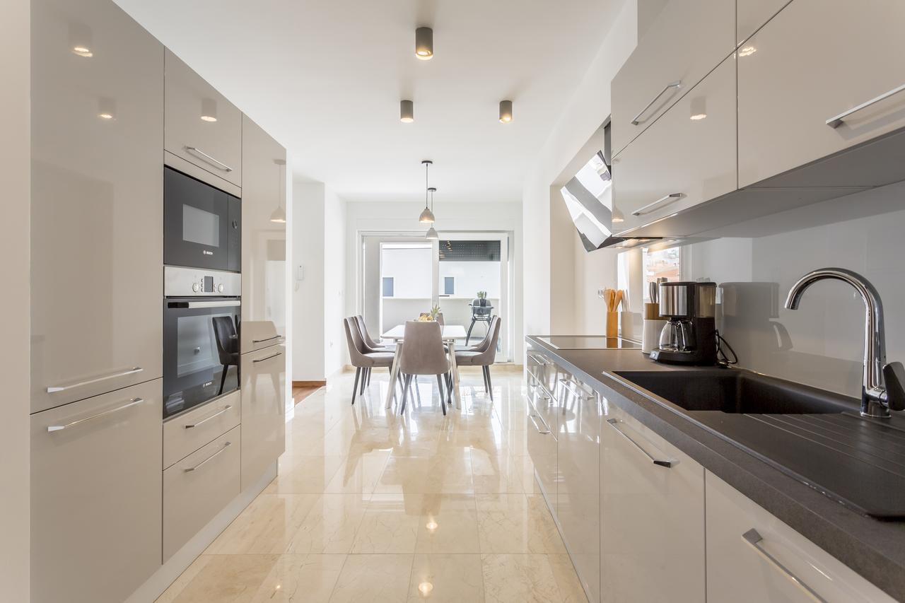 Luxury 3 Bed Apartment, Large Terrace, Pool, Close To Beach And Split! Podstrana Exterior photo